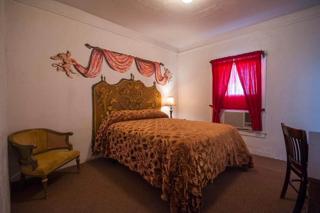 Amargosa Opera House & Hotel Death Valley Junction Exterior photo